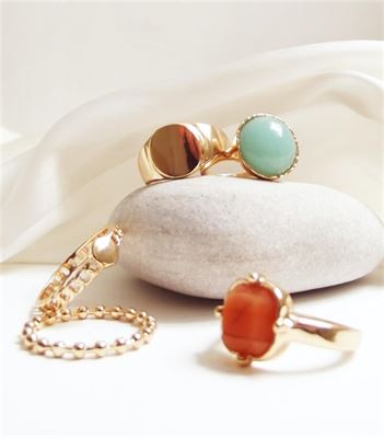 Giv smykker i gave til studenten