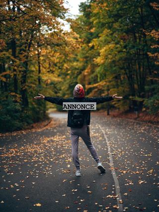 Accessories til kvinden, der matcher årstiden